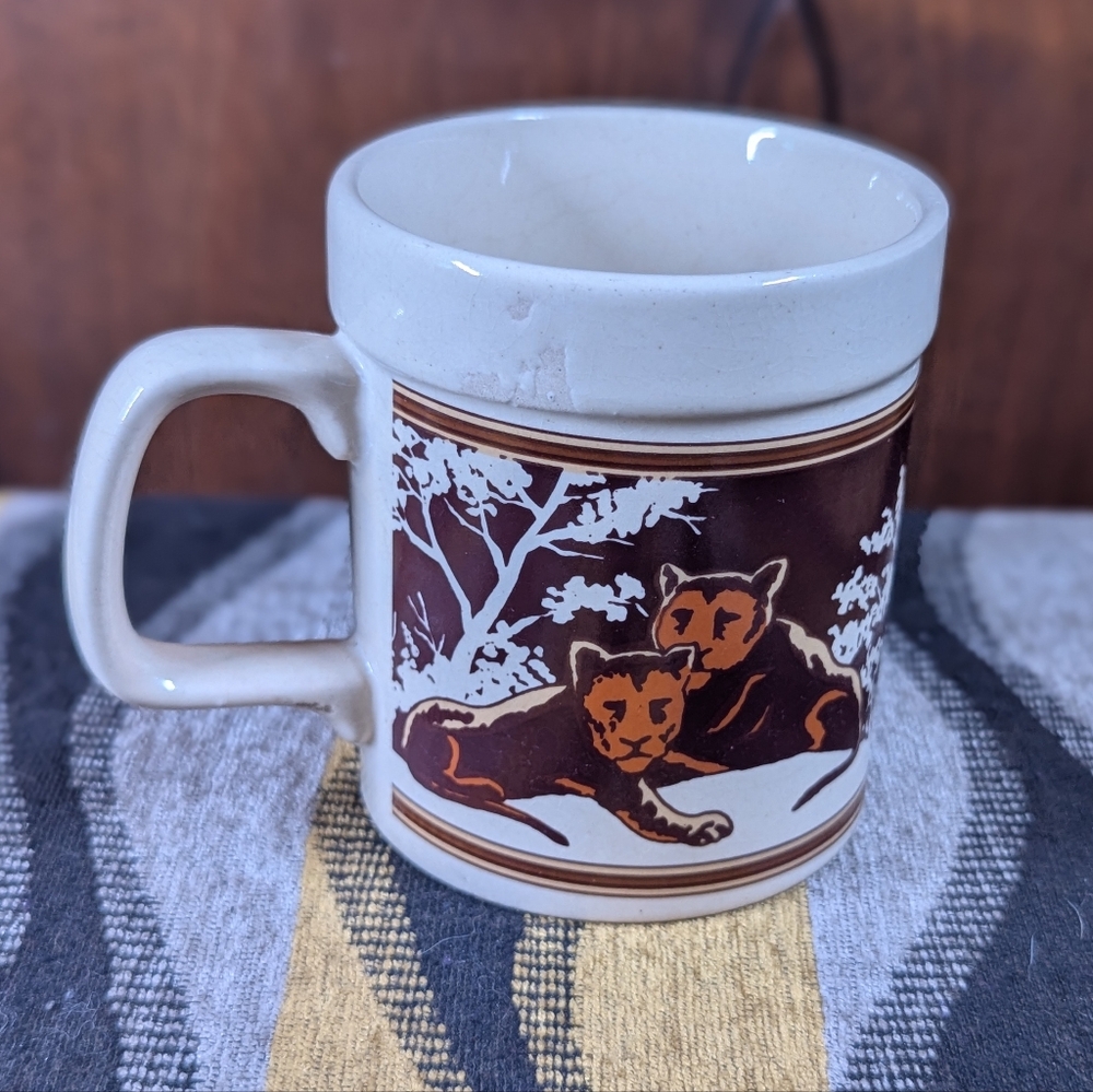 Vintage White Mug With Lion Cubs